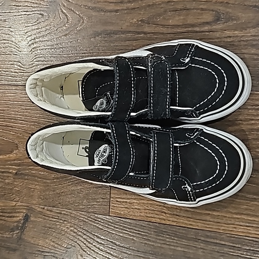 Unisex size 2.5 kids velcro strap Vans hightop shoes gently used